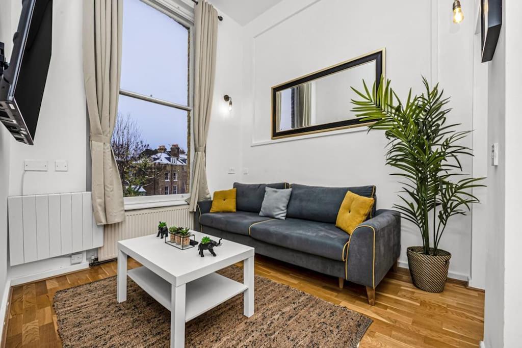 Deluxe Flat On Kentish Town Apartment ลอนดอน ภายนอก รูปภาพ
